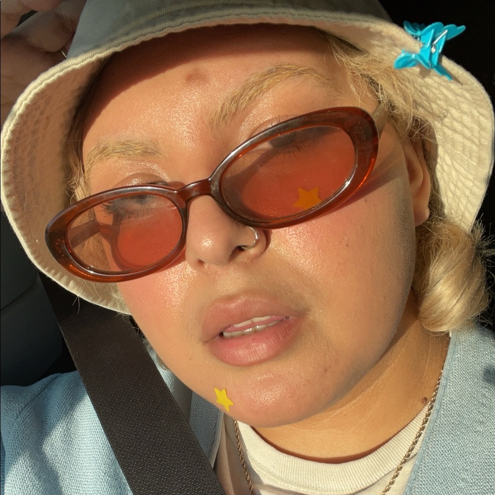 Meet your Posher, Isabela